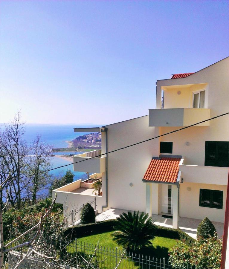 Apartments Borak Omiš Exteriör bild